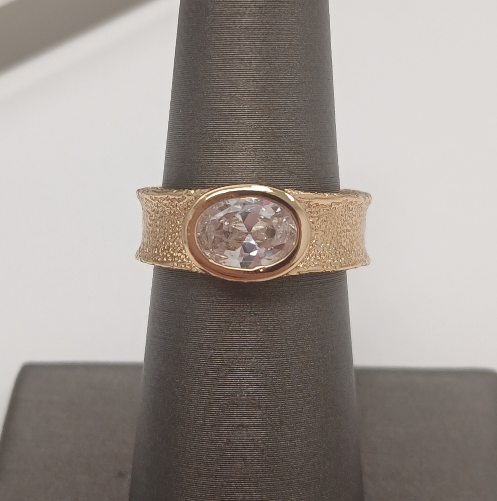 New 18k Goldplated Textured Adjustable Ring with Clear Stone Pretty Bird - Picture 2 of 5